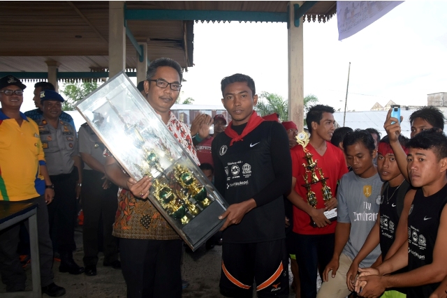 Semarak Lomba Pacu Jalur Mini di Jembatan Indragiri